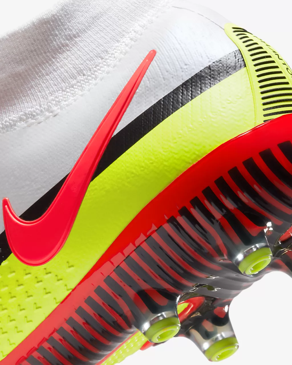 Бутсы профессиональные Nike Phantom GT DF ELITE AG